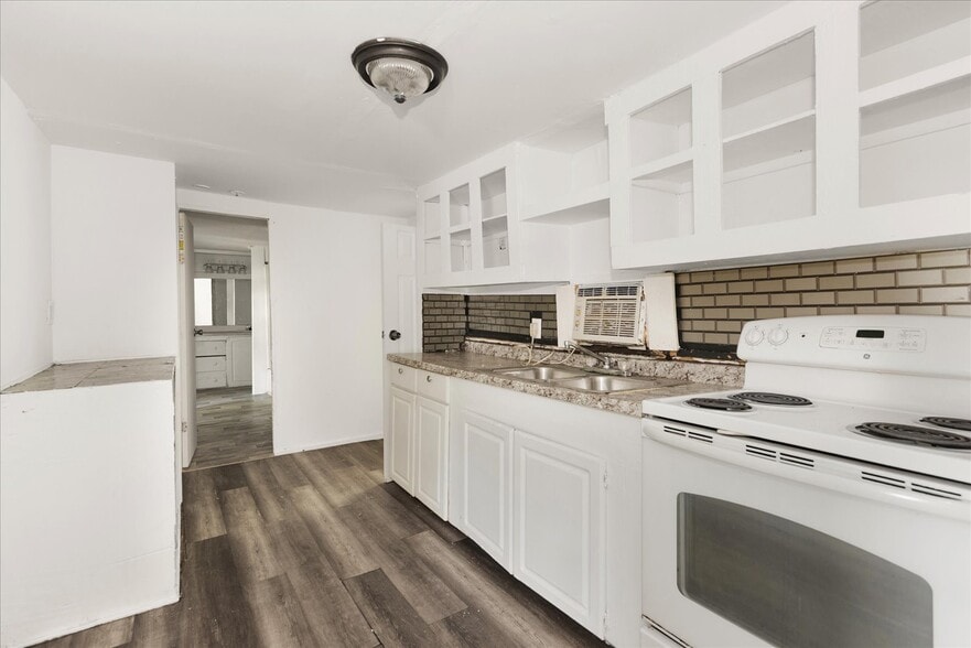 More Photos Of 7760 Bogart Dr, Fort Myers Trailer Camper Park For Sale