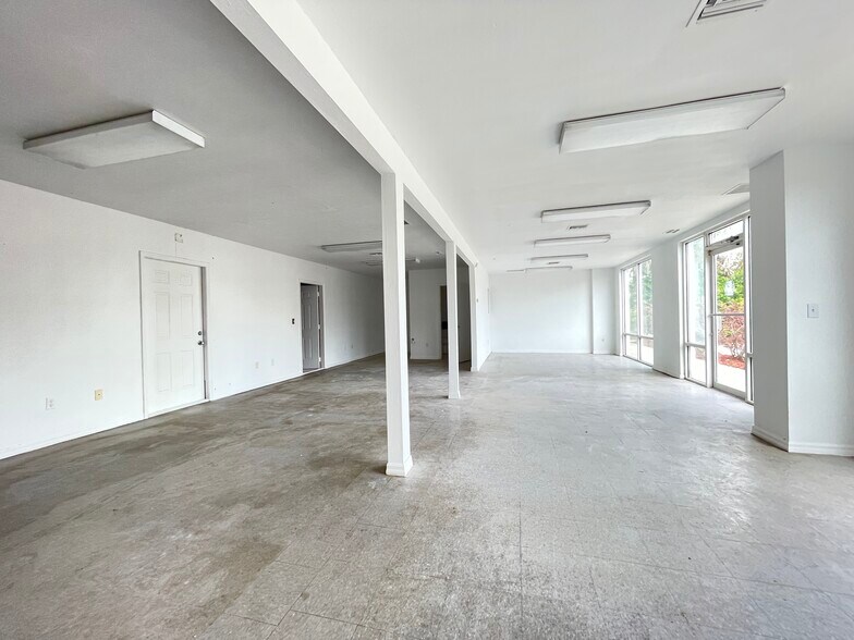 More Photos Of 25355 NW 8th Pl, Newberry Warehouse For Sale