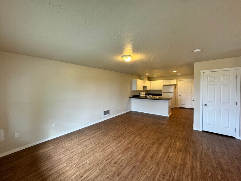 More Photos Of , Cheney Multifamily For Sale