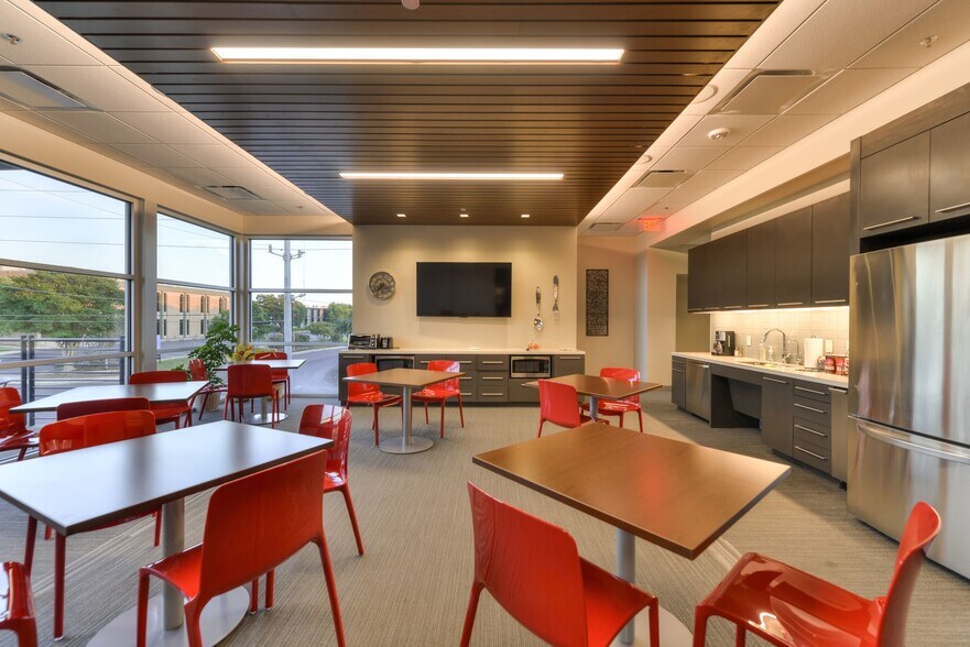 More Photos Of 4611 Centerview, San Antonio Medical For Sale