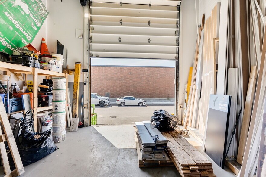 More Photos Of 120 Norfinch Dr, Toronto Manufacturing For Sale