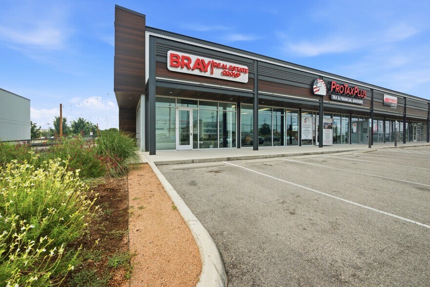 More Photos Of 8610 Potranco Rd, San Antonio Storefront Retail Office For Lease