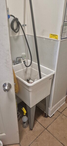 More Photos Of 2626-2630 E Cesar E Chavez Ave, Los Angeles Storefront Retail Residential For Lease