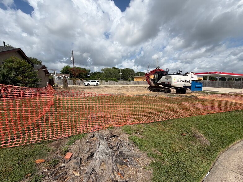 More Photos Of 2401 N 16th St, Orange Land For Sale