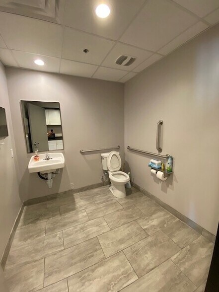 More Photos Of 1200 W University Dr, Tempe Office Residential For Lease