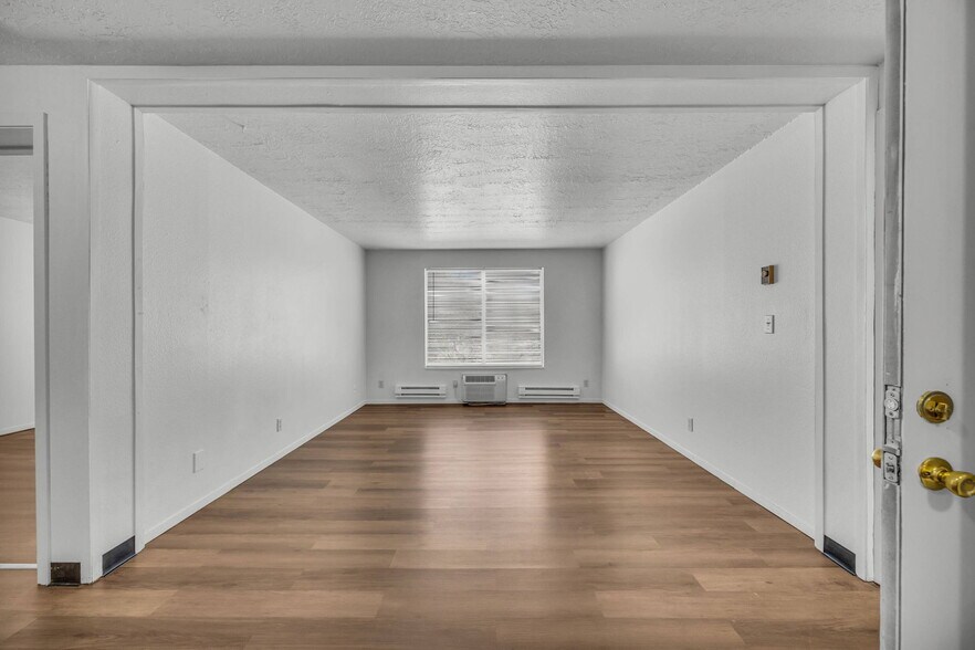 More Photos Of 370 Aria Blvd, Wendover Apartments For Sale