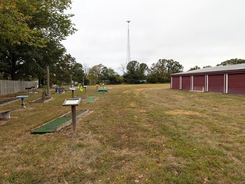 More Photos Of 22889 MO-64 Hwy, Hermitage Self Storage For Sale