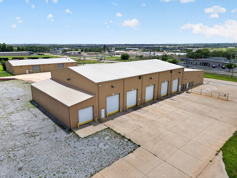 More Photos Of 906 S Eastern Ave, Elk City Warehouse For Sale