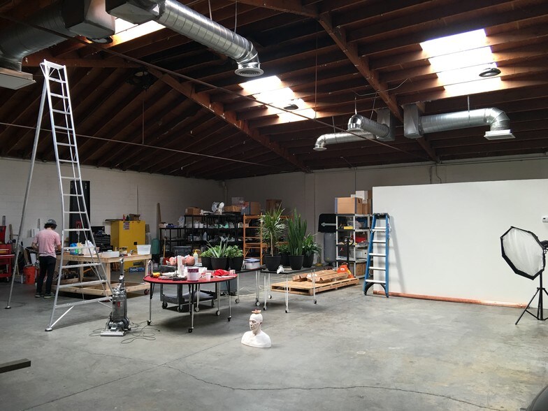 More Photos Of 3601-3605 E 8th St, Los Angeles Distribution For Lease