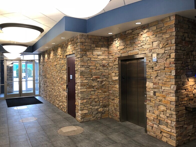 More Photos Of 500 Marschall Rd S, Shakopee Office For Lease