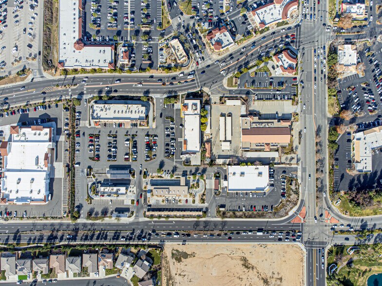 More Photos Of 1620 E 1st St, Beaumont General Retail For Sale