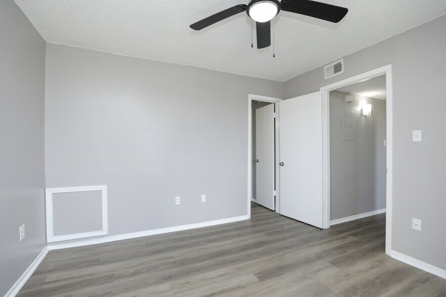 More Photos Of 2910 Old Lane City Rd, Wharton Apartments For Sale