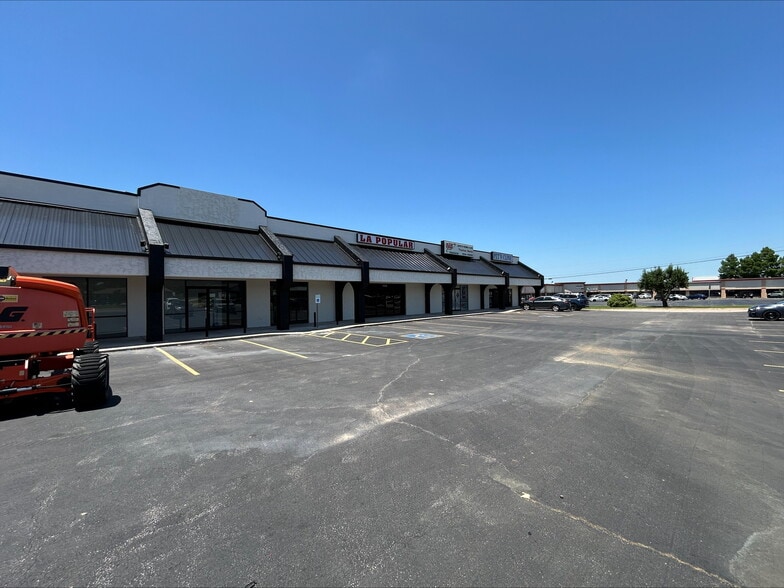 Primary Photo Of 8501-8507 S Western Ave, Oklahoma City General Retail For Lease
