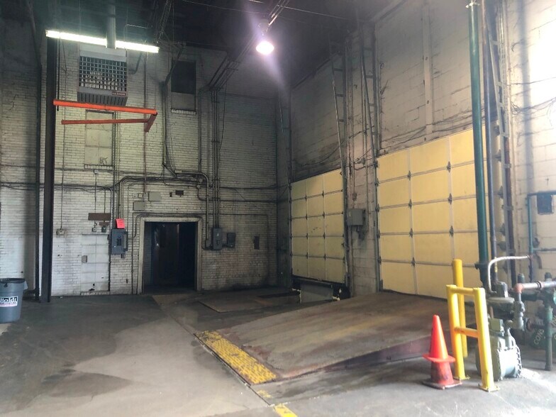 More Photos Of 1120 Montrose Ave, Saint Louis Manufacturing For Sale