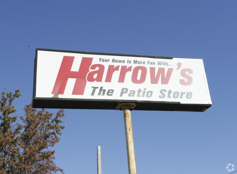 More Photos Of 111 S Central Ave, Hartsdale Freestanding For Lease