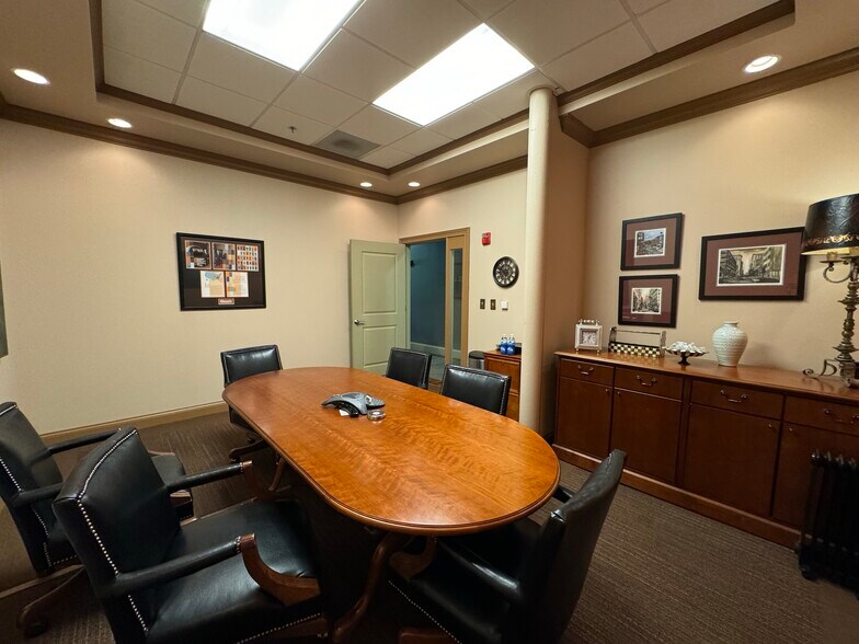 More Photos Of 2200-2300 Sutherland Ave, Knoxville Office For Lease
