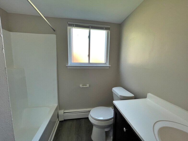 More Photos Of 18646 Van Horn Rd, Woodhaven Apartments For Sale