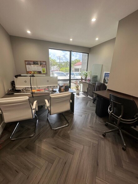 More Photos Of 520 NW 165th St, North Miami Beach Office For Sale