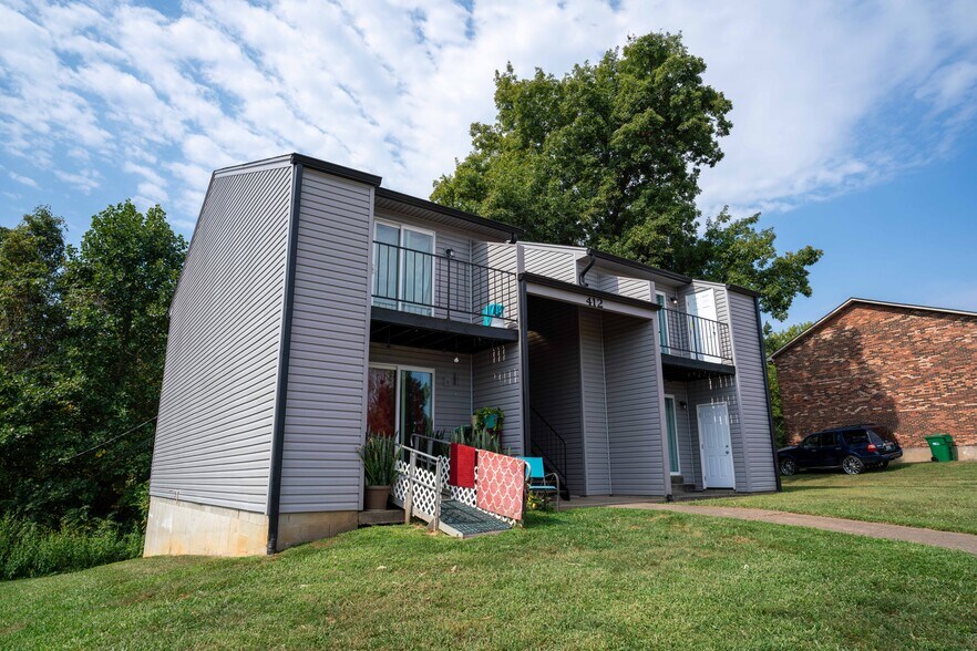 More Photos Of 412 Woodcreek Dr, Radcliff Apartments For Sale