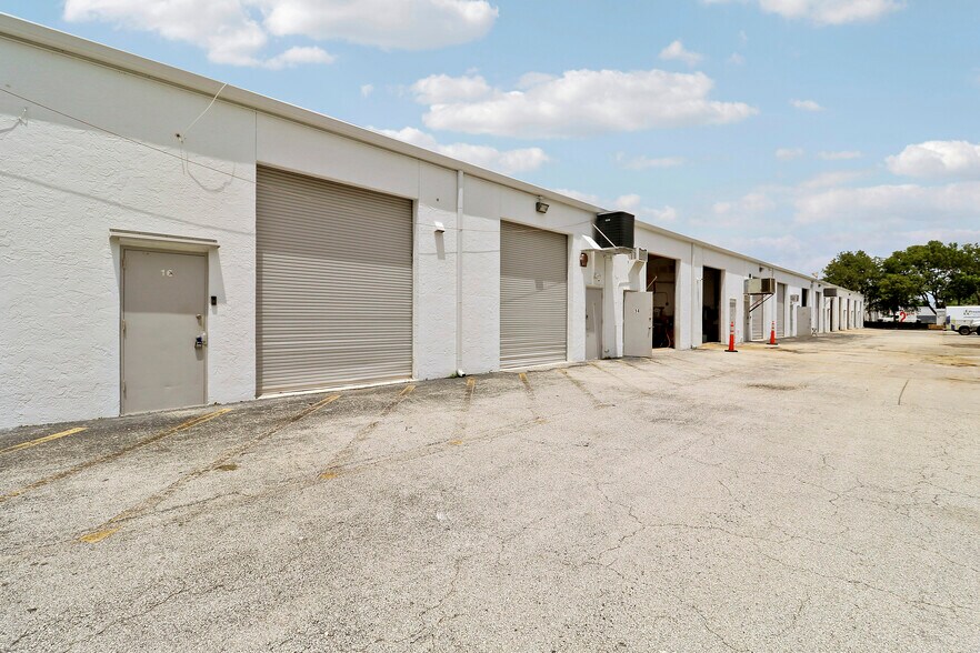More Photos Of 3300 S Congress Ave, Boynton Beach Showroom For Sale