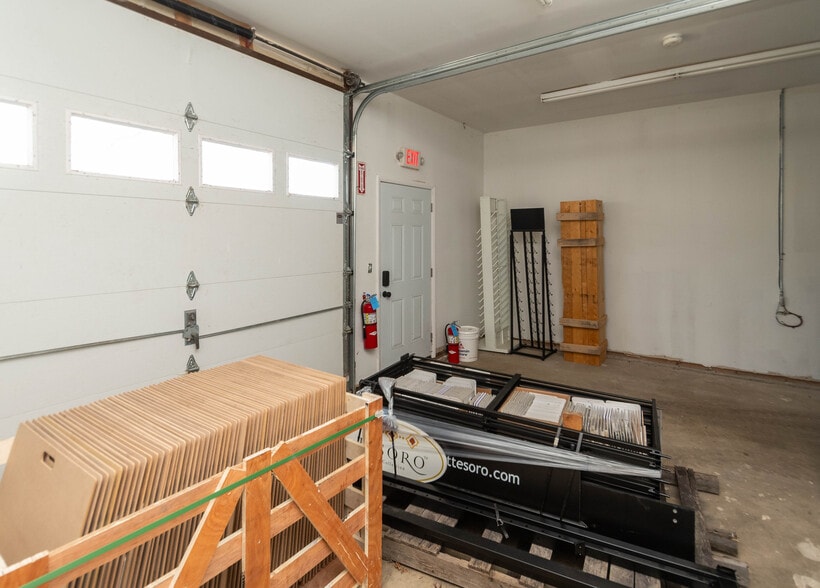 More Photos Of 1402 Route 300, Newburgh Showroom For Sale