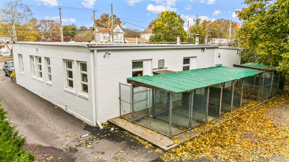 More Photos Of 755 Barnum Avenue Cutoff, Stratford Veterinarian Kennel For Sale