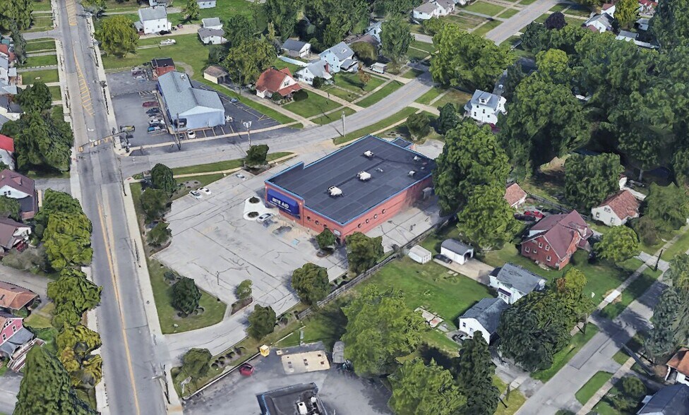 More Photos Of 1560 Parkman Rd NW, Warren Drugstore For Sale