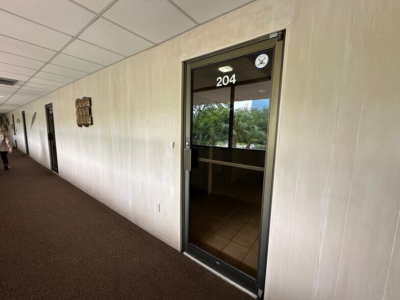 More Photos Of 3816 Hollywood Blvd, Hollywood Medical For Lease