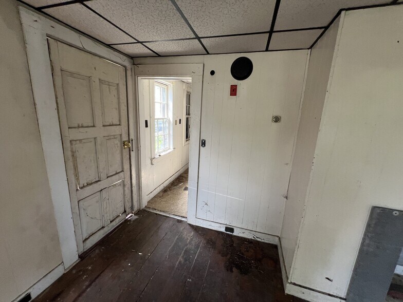 More Photos Of 271 Main St, Union Apartments For Sale