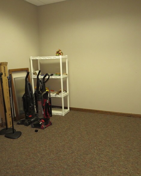 More Photos Of 626 W Main St, Fairfield Lodge Meeting Hall For Sale