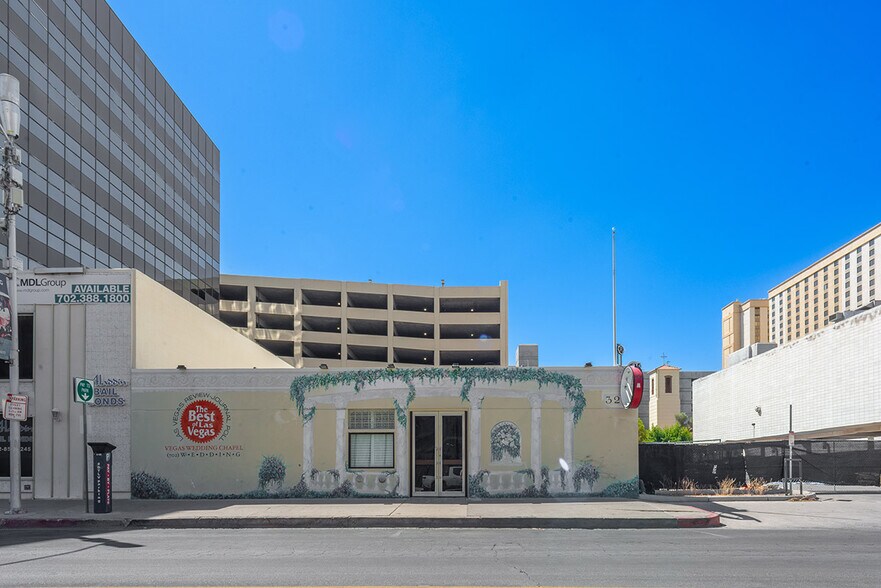More Photos Of 320 S 3rd St, Las Vegas General Retail For Lease