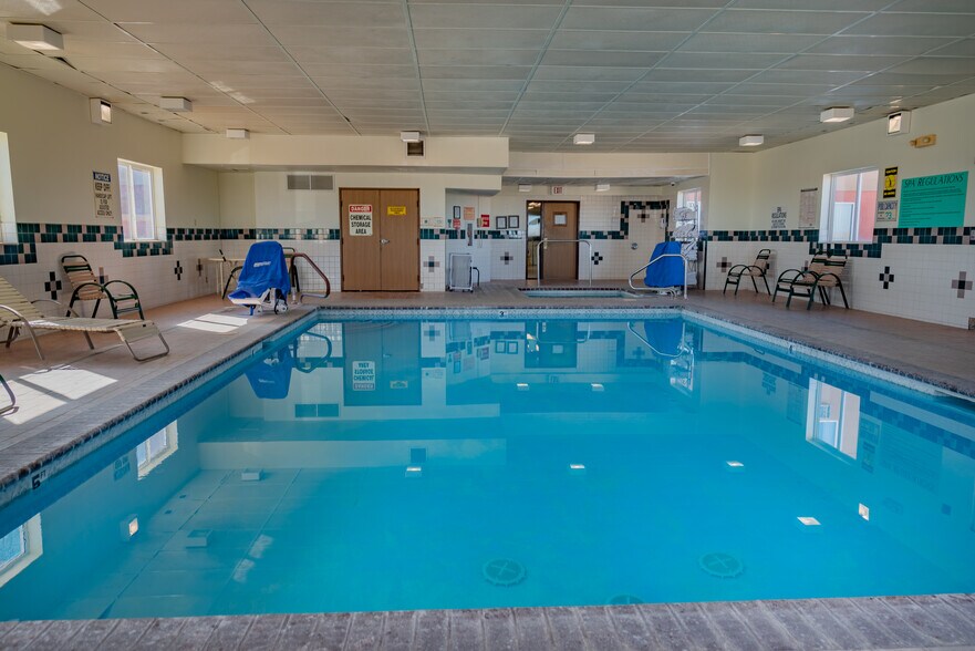 More Photos Of 730 E Jennifer Ln, Sidney Hotel For Sale