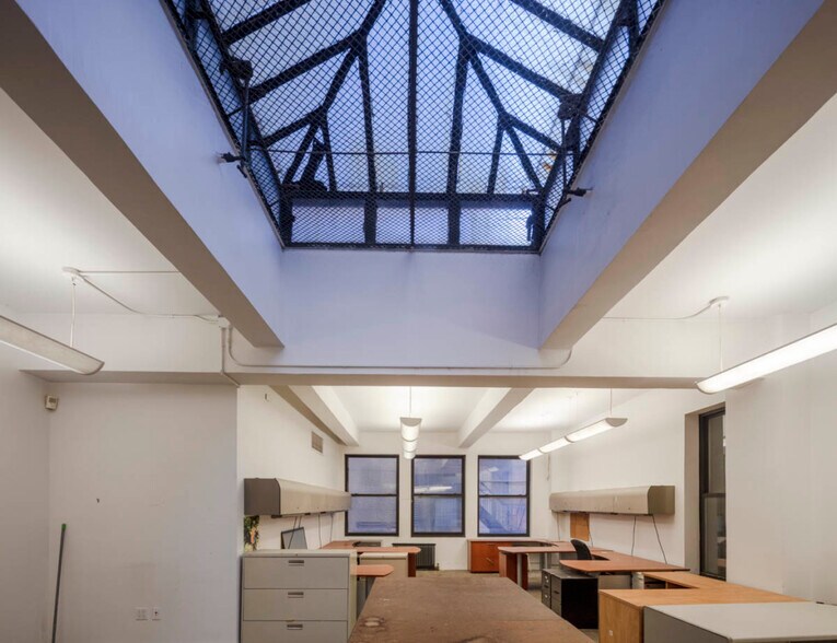 More Photos Of 32 W 39th St, New York Loft Creative Space For Sale