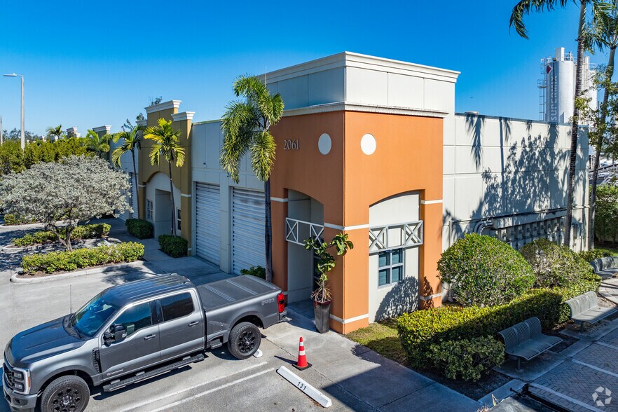 More Photos Of 2061 NW 112th Ave, Miami Light Distribution For Lease