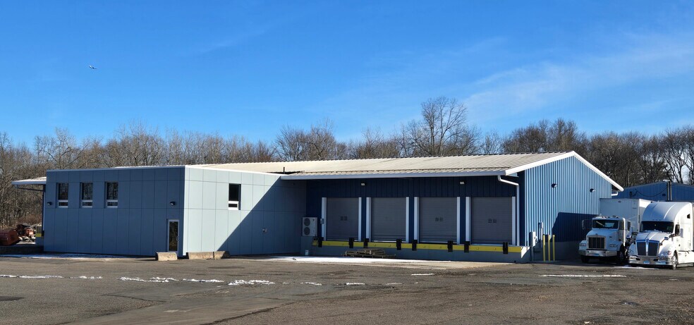 More Photos Of 118 Prospect Hill Rd, East Windsor Truck Terminal For Lease