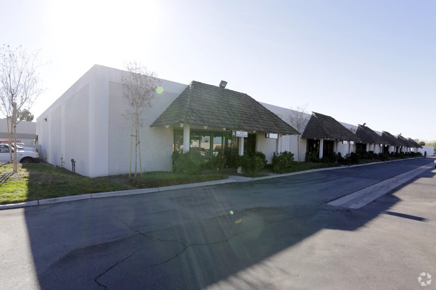 More Photos Of 1591 S Sinclair St, Anaheim Unknown For Lease