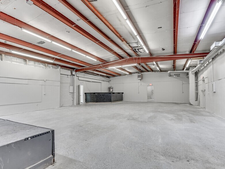 More Photos Of 901 N Virginia Ave, Oklahoma City Manufacturing For Lease
