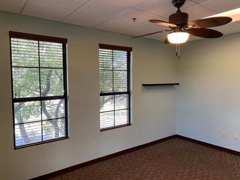 More Photos Of 12001 W Parmer Ln, Cedar Park Office For Lease