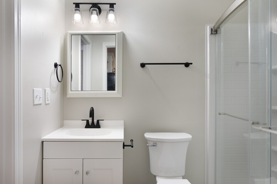 More Photos Of 5870 Century Oaks Dr, Fayetteville Apartments For Sale