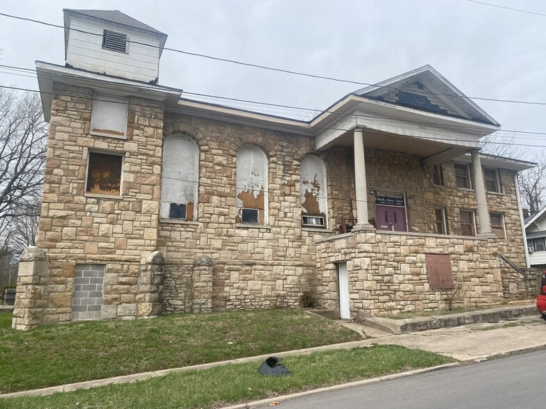 Primary Photo Of 2830 N 17th St, Kansas City Religious Facility For Sale