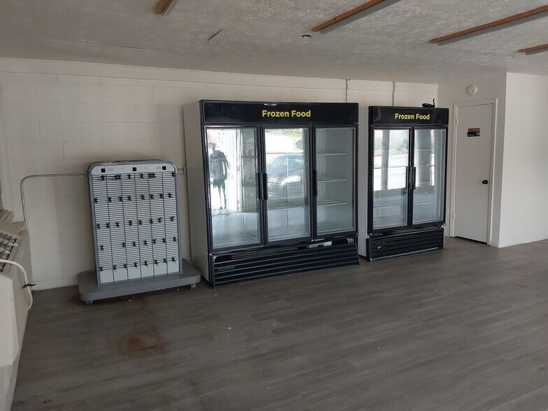 More Photos Of 2464 Winder Hwy, Dacula Storefront For Sale
