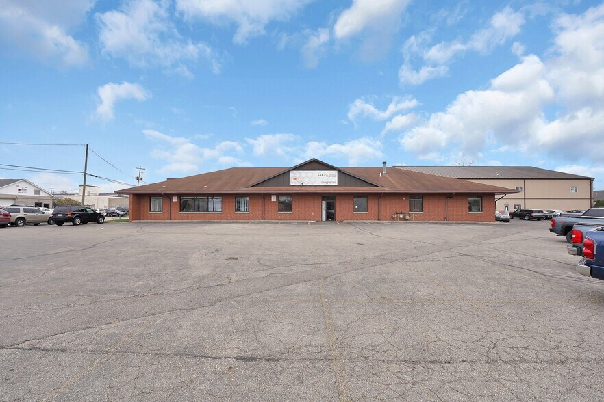 More Photos Of 1394 Courtright Rd, Columbus Warehouse For Lease