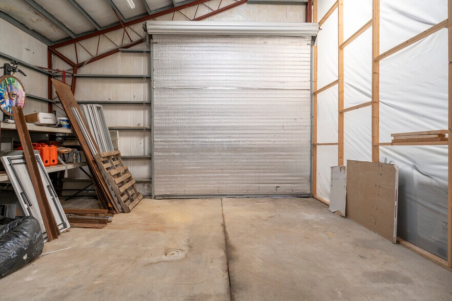 More Photos Of 210 N West St, Hillsboro Office For Sale