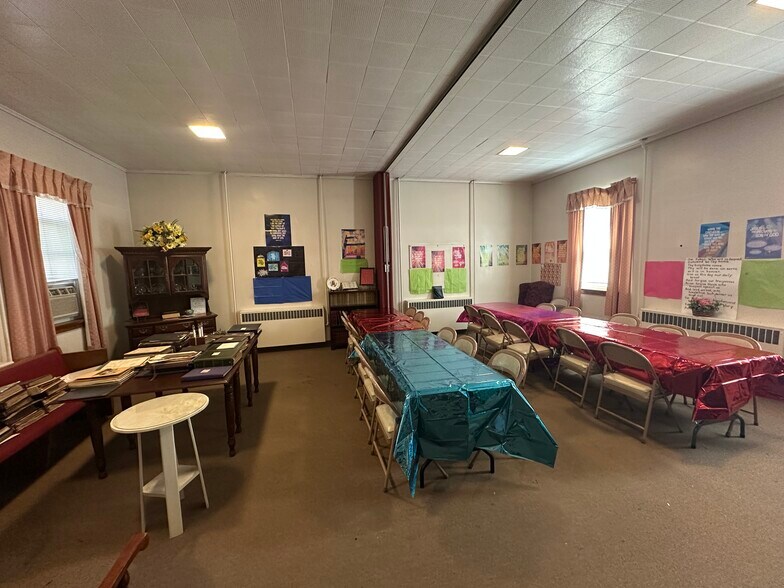 More Photos Of 120 Grand Ave, Cumberland Specialty For Sale