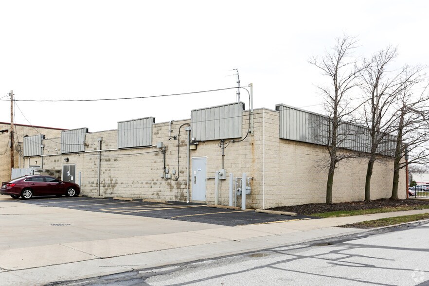 More Photos Of 6290-6294 Mayfield Rd, Mayfield Heights Storefront For Lease