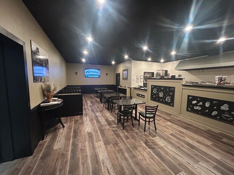 More Photos Of 90 W Chestnut St, Washington Office For Sale