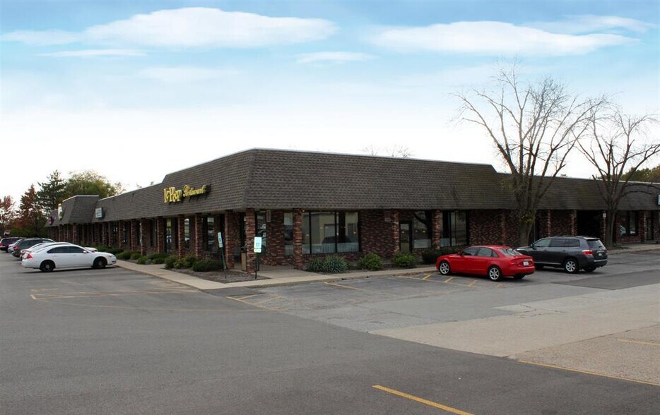 More Photos Of 7501 N University St, Peoria General Retail For Lease
