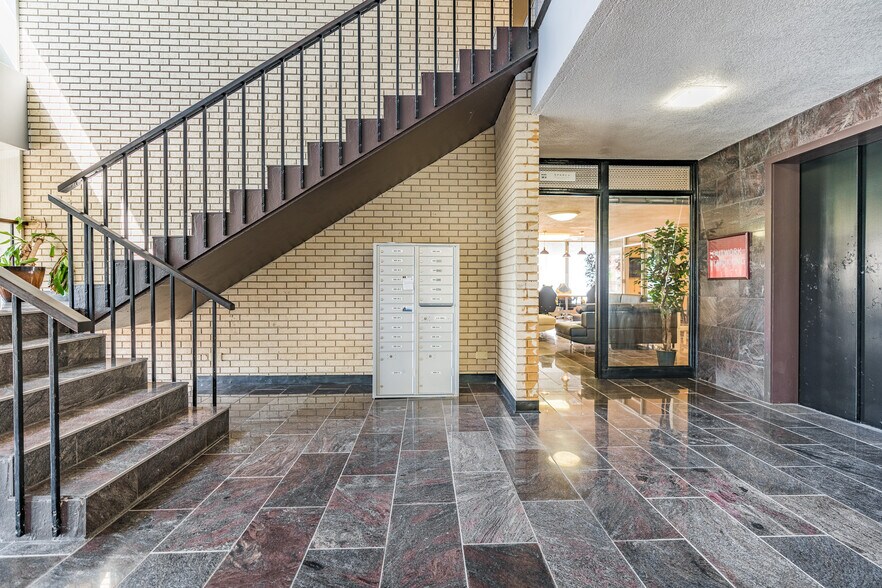 More Photos Of 622 Kempner, Galveston Loft Creative Space For Lease