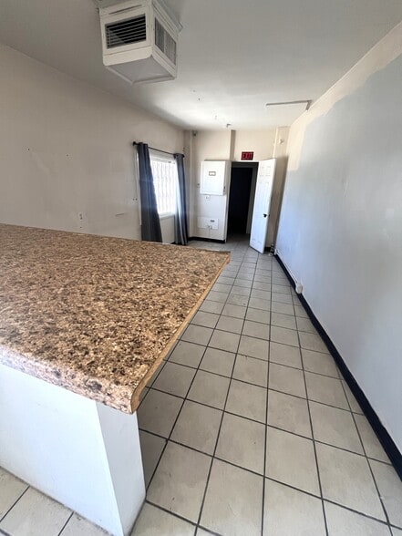 More Photos Of 2301 Niles St, Bakersfield Storefront Retail Office For Sale