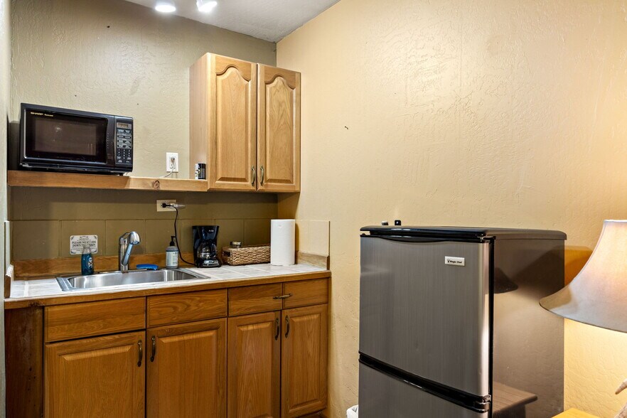 More Photos Of 140 Main St, Greer Specialty For Sale